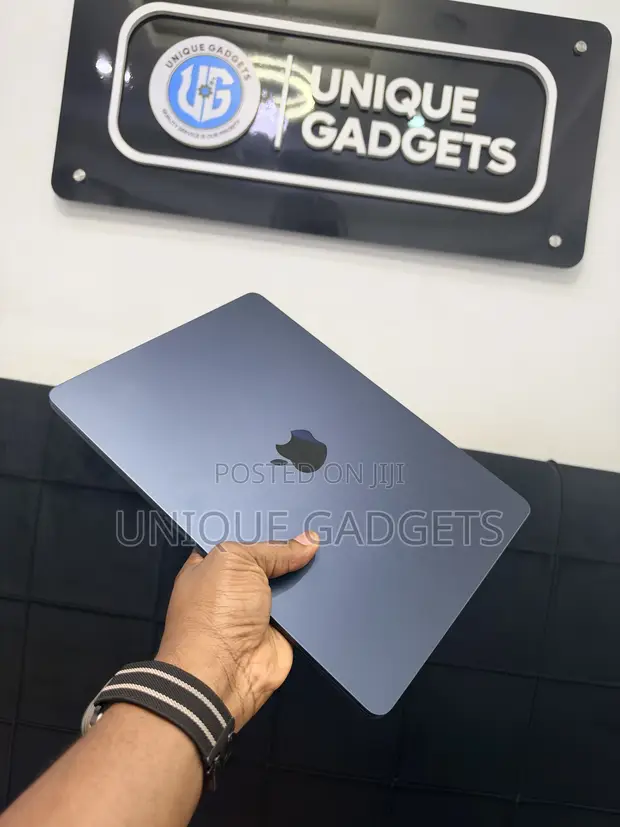 Apple MacBook Air 2025 M4 16GB RAM 256GB SSD - 1