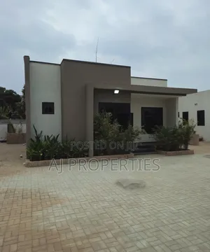 3-Bedroom House with Boys Quarters in AJ Properties, Frafraha
