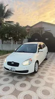 Hyundai Accent GLS Automatic 2010 White - 2