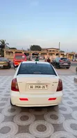 Hyundai Accent GLS Automatic 2010 White - 3