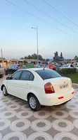 Hyundai Accent GLS Automatic 2010 White - 4
