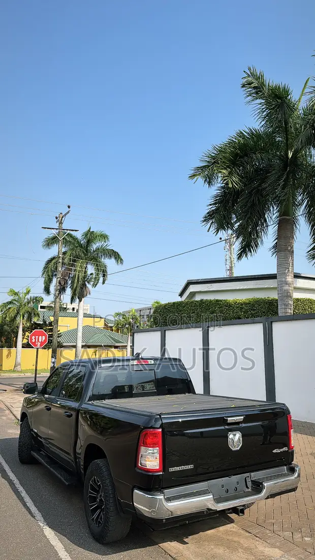 Dodge RAM 1500 Bighorn 3.6 Petrol AWD 2020 Black - 1