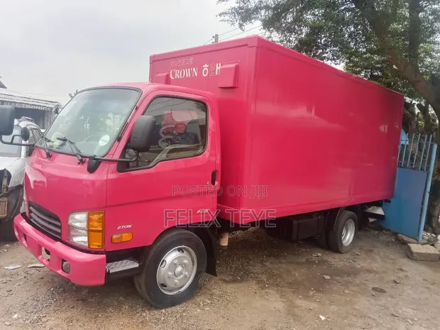 Hyundai Mighty 2 Ton Truck - 1