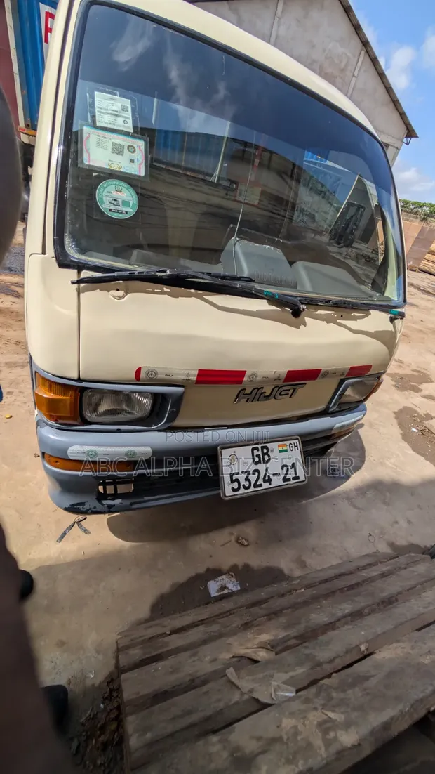 Daihatsu Hijet Mini Truck - 1