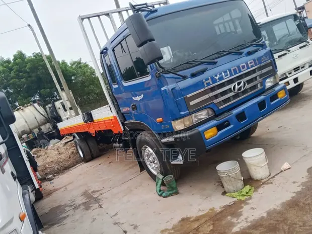 Hyundai 8 Ton Truck - 1