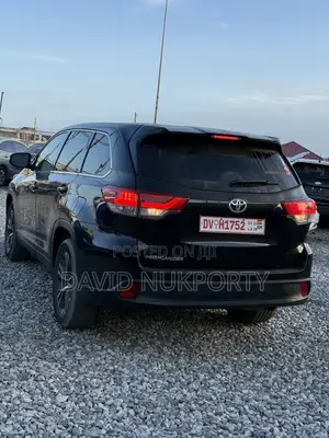 Toyota Highlander LE 2019 Black