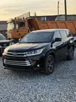 Toyota Highlander LE 2019 Black - 2