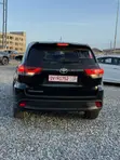 Toyota Highlander LE 2019 Black - 3