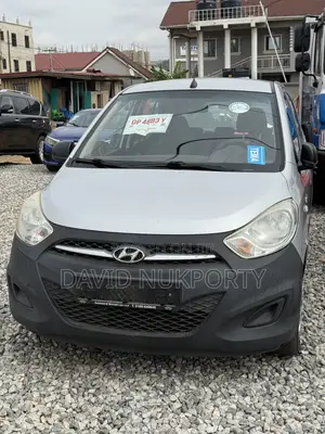 Hyundai i10 2012 Silver