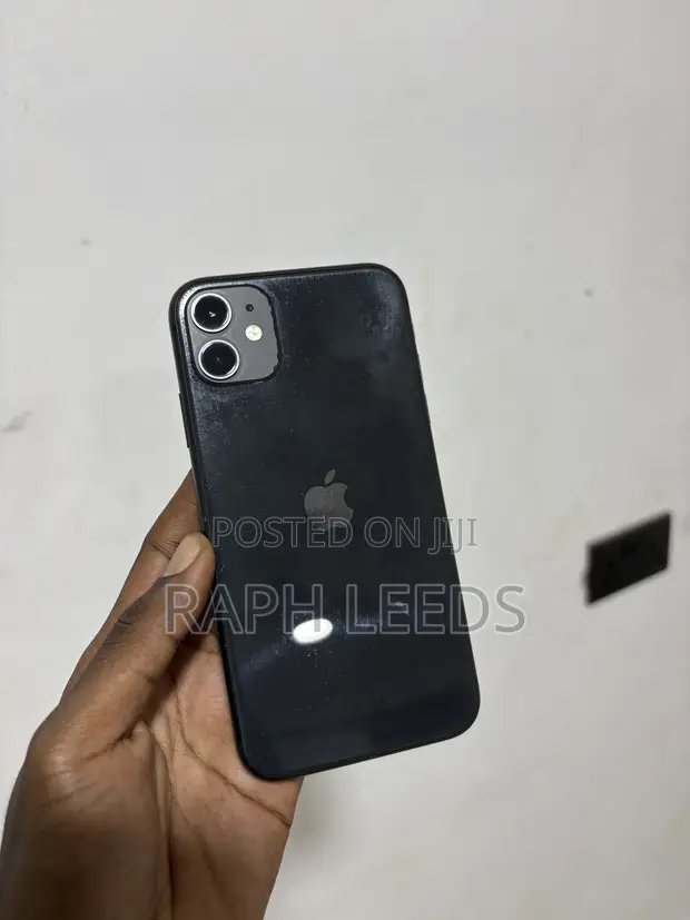 Apple iPhone 11 64GB Black - 1