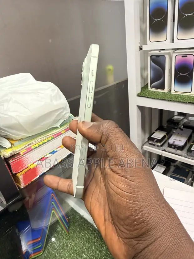 New Apple iPhone 15 Plus 128GB Green - 1