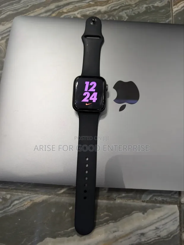 Apple Watch Series 6 44mm LTE - 1