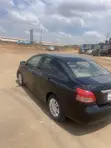 Toyota Yaris Base Hatchback 2010 Black - 4
