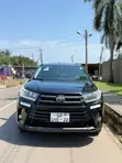 2017 Toyota Highlander SE 4x2 V6 SUV - Black - 1