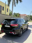 2017 Toyota Highlander SE 4x2 V6 SUV - Black - 2