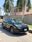 2017 Toyota Highlander SE 4x2 V6 SUV - Black - 3