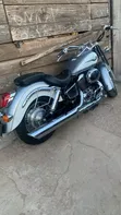 Honda Shadow 2015 Silver Cruiser - 3