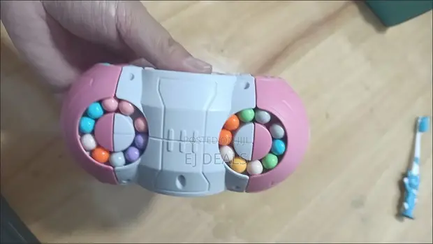 Eight Sided UFO Rotating Beads Puzzle - 1
