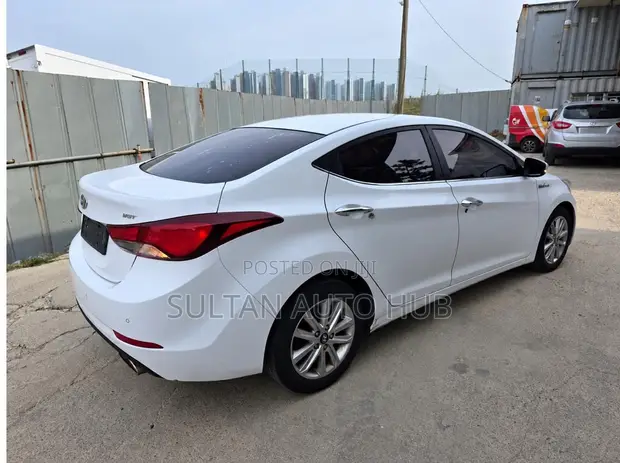 Hyundai Elantra 2014 White - 1