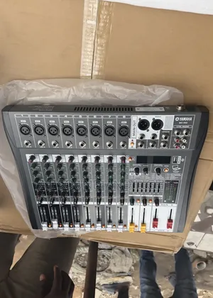 Yamaha MX-800 8-Channel Analog Mixer