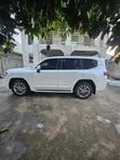 Toyota Land Cruiser LC300 2023 White - 4