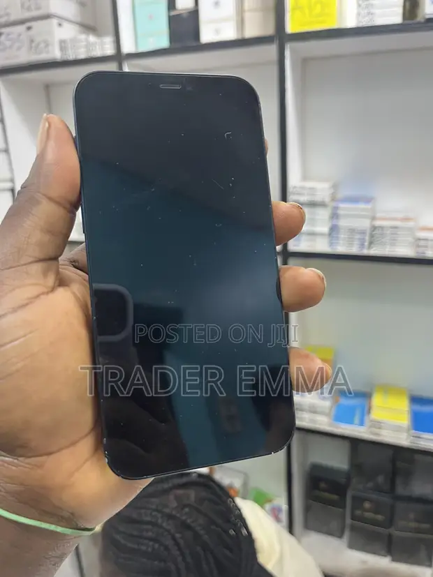 Apple iPhone 13 128GB Black - 1