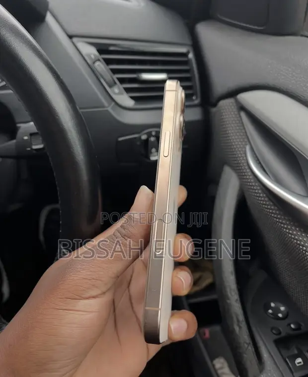 Apple iPhone 16 Pro Max 256GB Gold - 1