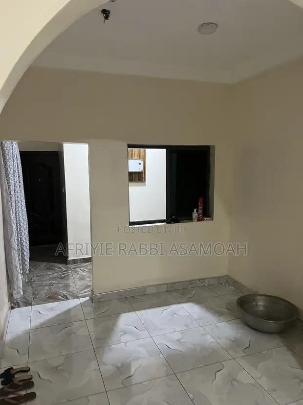 4 Bedroom Apartment for Rent in Ahodwo Daban, Kumasi Metropolitan - 1