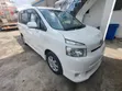 Toyota Voxy Z 2WD 8-Seater 2010 White - 2