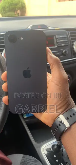 Apple iPhone 16e 128GB Black
