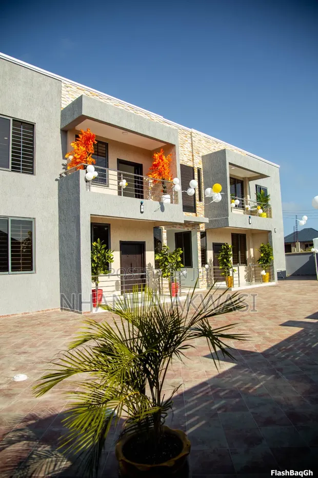 2 Bedroom Apartment for Rent in Lashibi Mf, Sakumono - 1