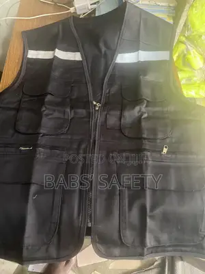 Carhartt Media/Utility/Cargo/Crew Vest