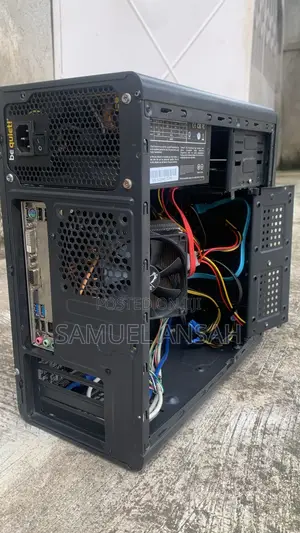 Desktop Computer: Intel Core i7, 16GB RAM, 512GB HDD