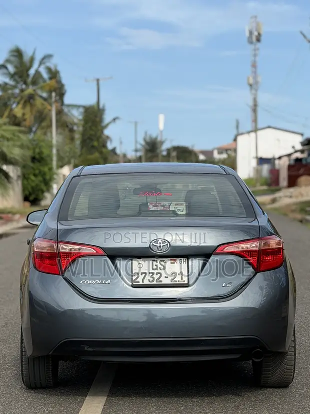 2017 Toyota Corolla LE Sedan - 1