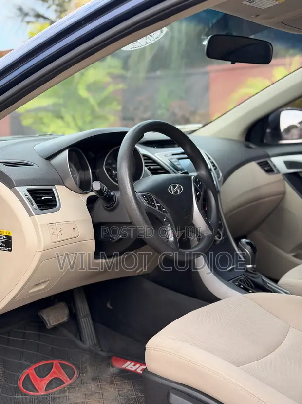 Hyundai Elantra 2015 Blue - 1