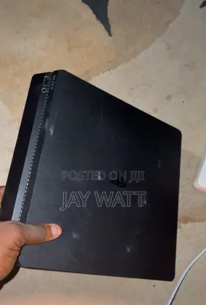 PS4 Slim Jailbreak with 6 Games & 2 Controllers