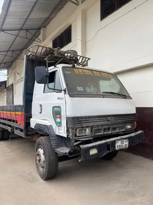 Kia Rhino Double Axle Truck