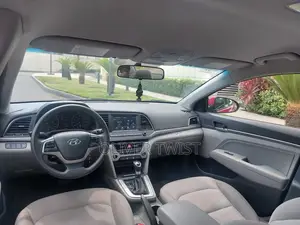 2018 Hyundai Elantra SE Red