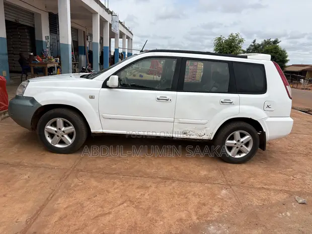 Nissan X-Trail 2006 White - 1