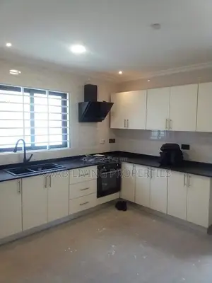 3 Bedroom House for Rent in Spintex
