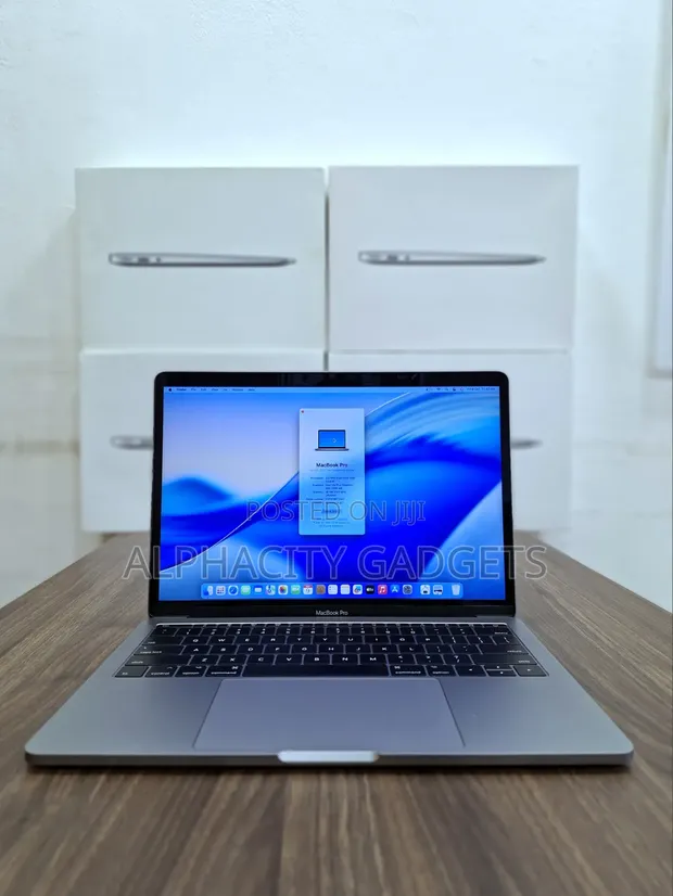 Apple MacBook Pro 2017 13.3" Core i5 16GB RAM 256GB SSD - 1