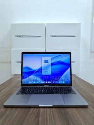 Apple MacBook Pro 2017 13.3" Core i5 16GB RAM 256GB SSD