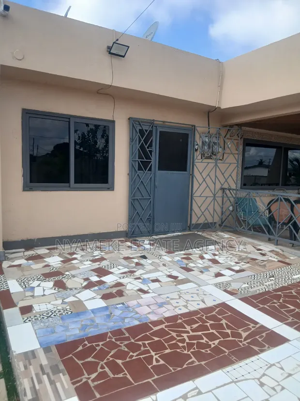 Furnished 2-Bedroom Apartment for Rent in Exhibition - 1