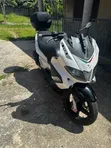 Aprilia SR Max 300 Scooter (2016) - 5