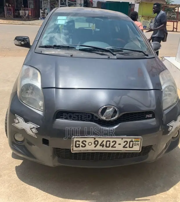 Toyota Vitz 1.5 FWD 3dr 2016 Gray - 1