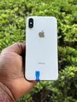 Apple iPhone X 64GB White - 1