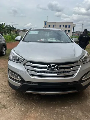 2017 Hyundai Santa Fe SE AWD Silver