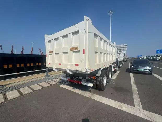 Sinotruk HOWO 375HP Tipper Truck - Brand New - 1