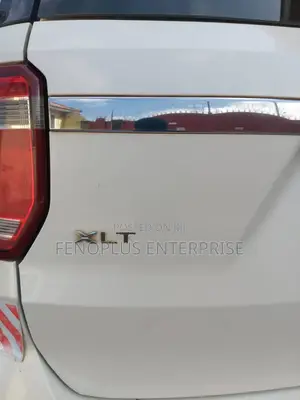 2016 Ford Explorer XLT White