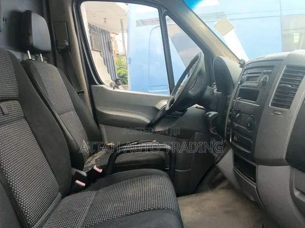 Mercedes-Benz Sprinter 2012 Black - 1